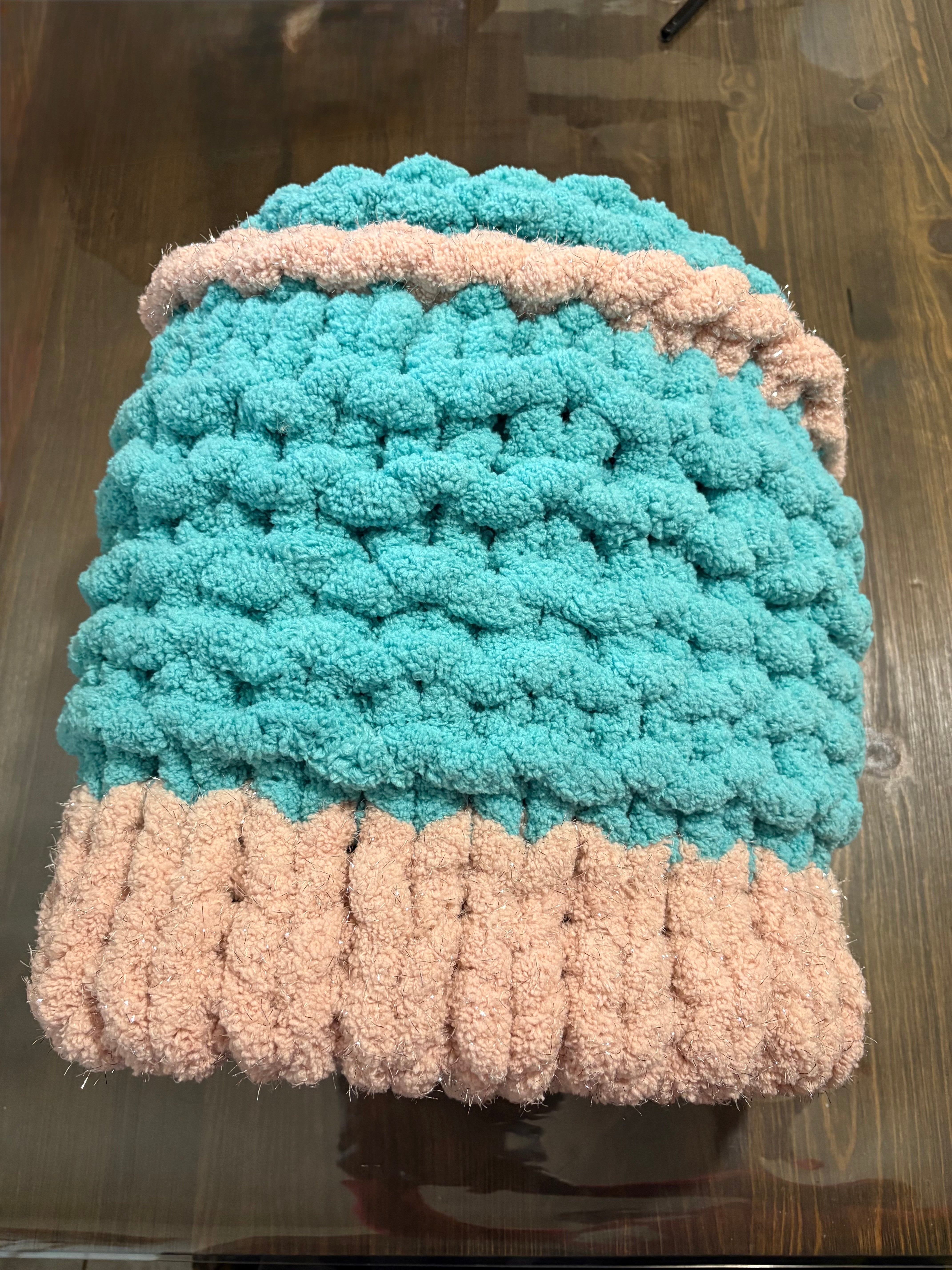 CHUNKY KNIT BLANKET