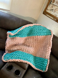 CHUNKY KNIT BLANKET